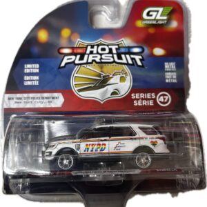 Greenlight Hot Pursuit 1:64 2018 Ford Police Interceptor Utility  NYPD Pride